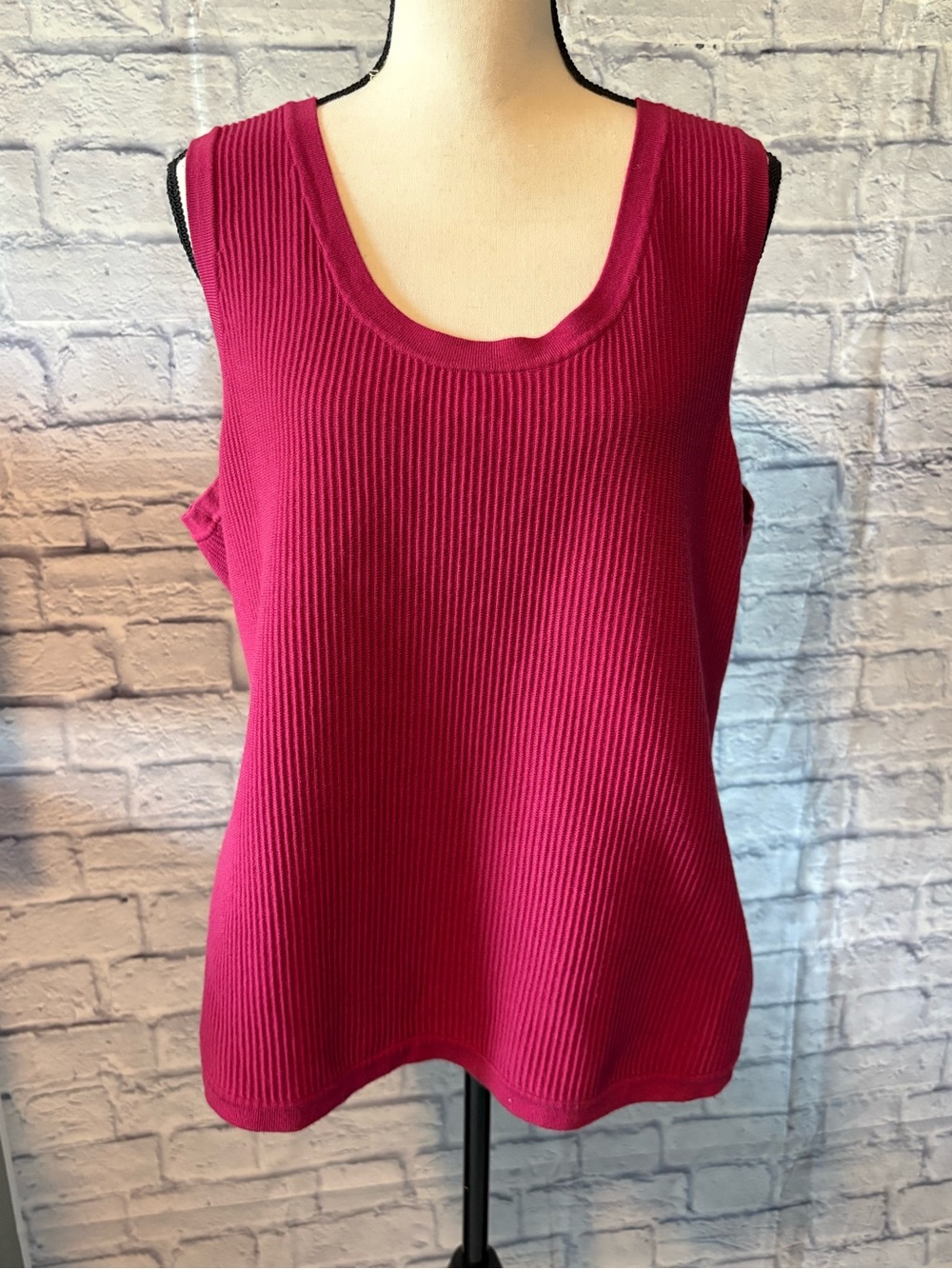 Ribbed Scoop Neck Tank Top - Raspberry Pink